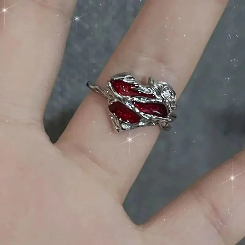 Aerix Vanta Goth Ring mit rotem Kristall