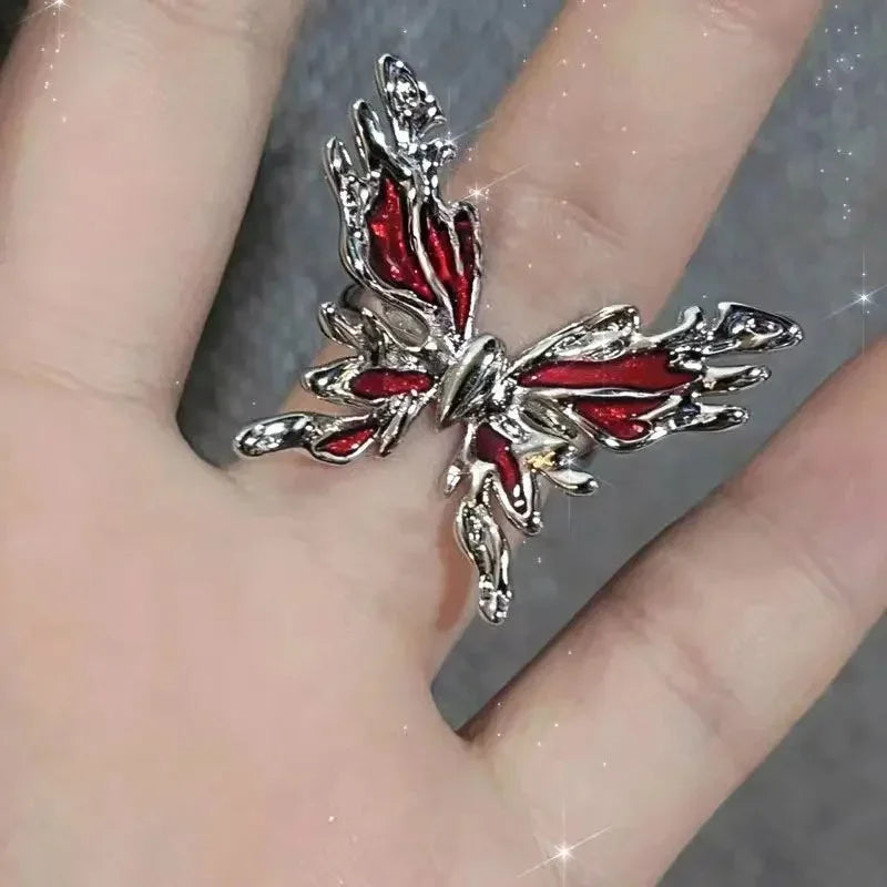 Aerix Vanta Goth Ring mit rotem Kristall
